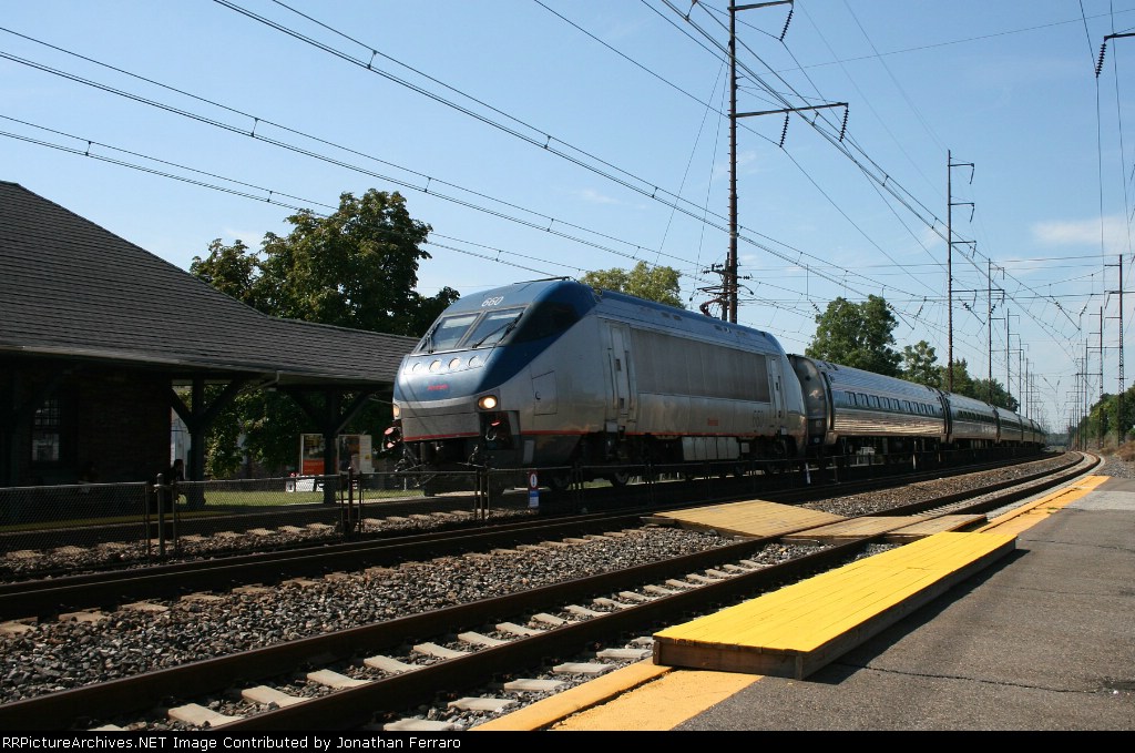 Amtrak 660